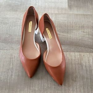 Tan heels size 7 Louise et Cie